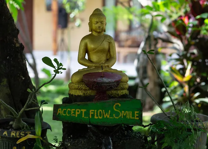 Bucu Hidden Guest House, And Meditation Center 2*
