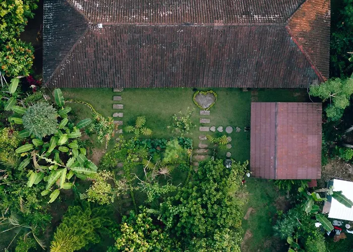 Bucu Hidden Guest House, And Meditation Center 2*