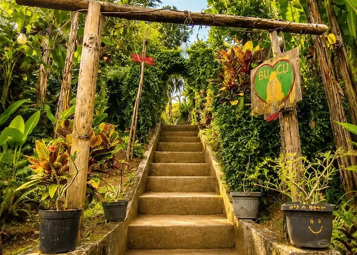 ゲストハウス Bucu Hidden Guest House, And Meditation Center パヤンガン